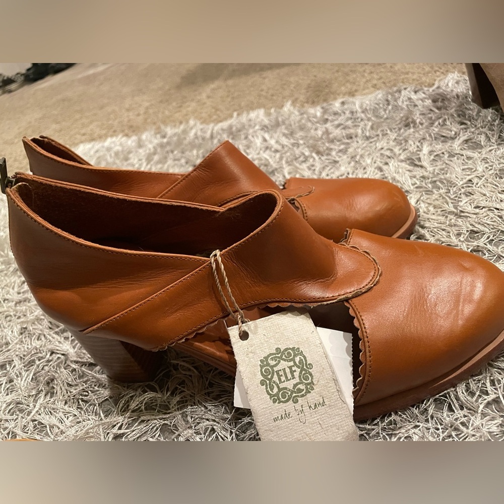 Elegant Tan Women's Heels